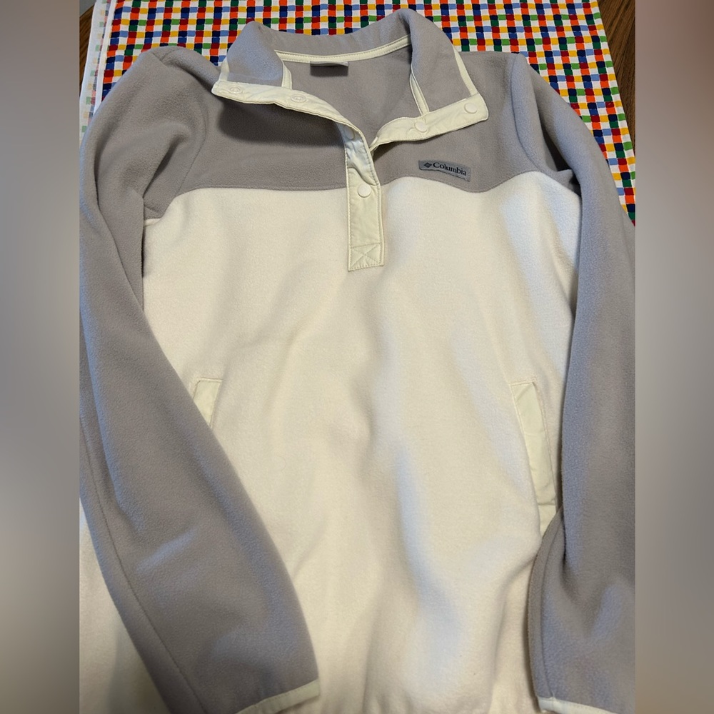 NWOT Columbia pullover S